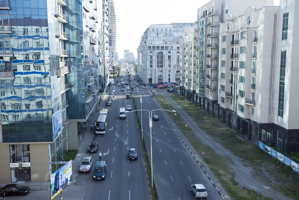 Batumi City Center Apartment Екстер'єр фото